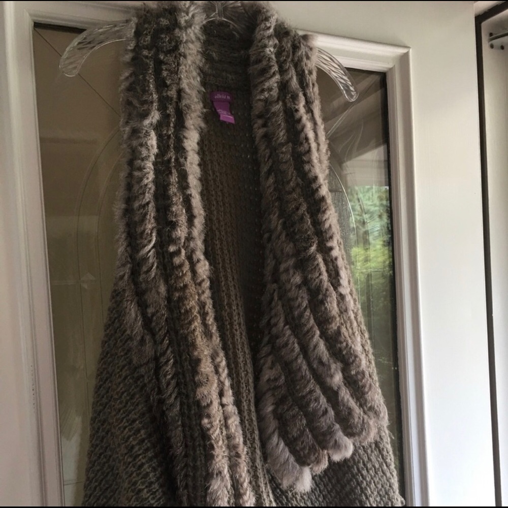 Olivia M Sweater Vest trimmed with Rabbit fur